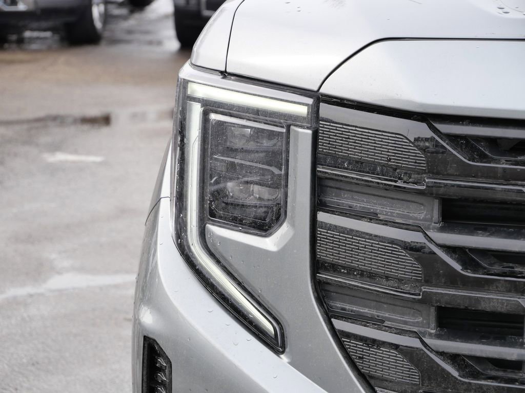 Used 2024 GMC Sierra 1500 Elevation w/ Preferred Package image 3