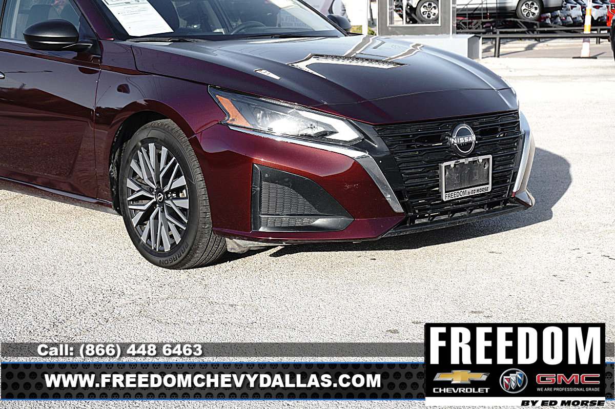 Used 2024 Nissan Altima 2.5 SV FWD image 40