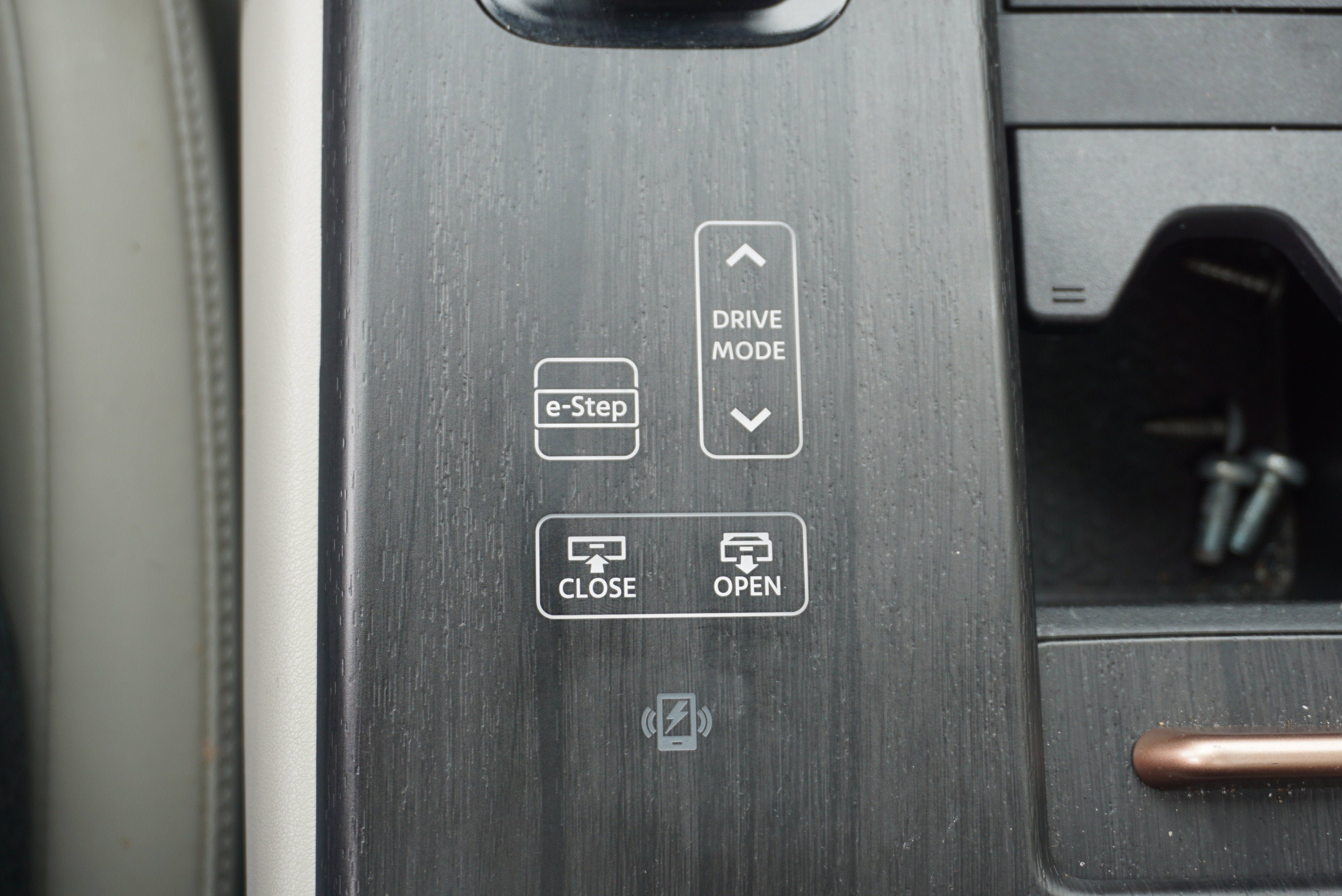 Used 2023 Nissan Ariya AWD image 13