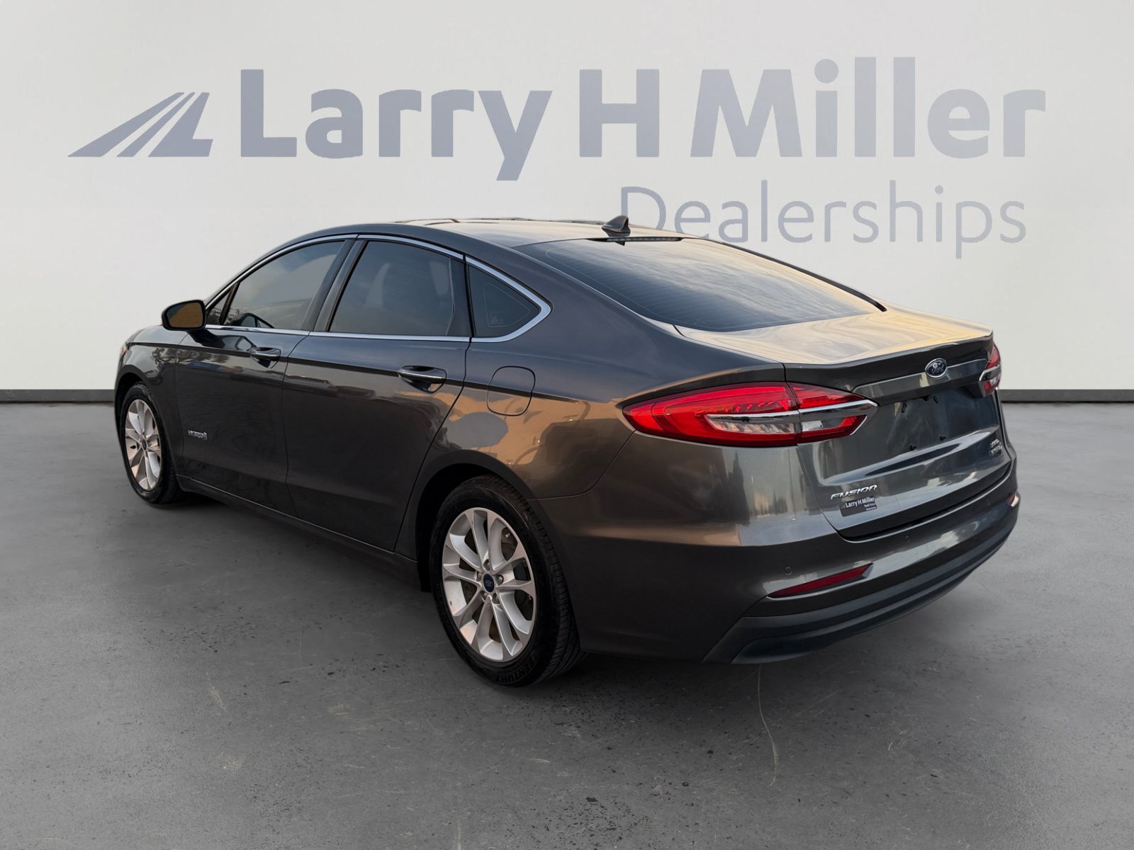 Used 2019 Ford Fusion SEL FWD image 3