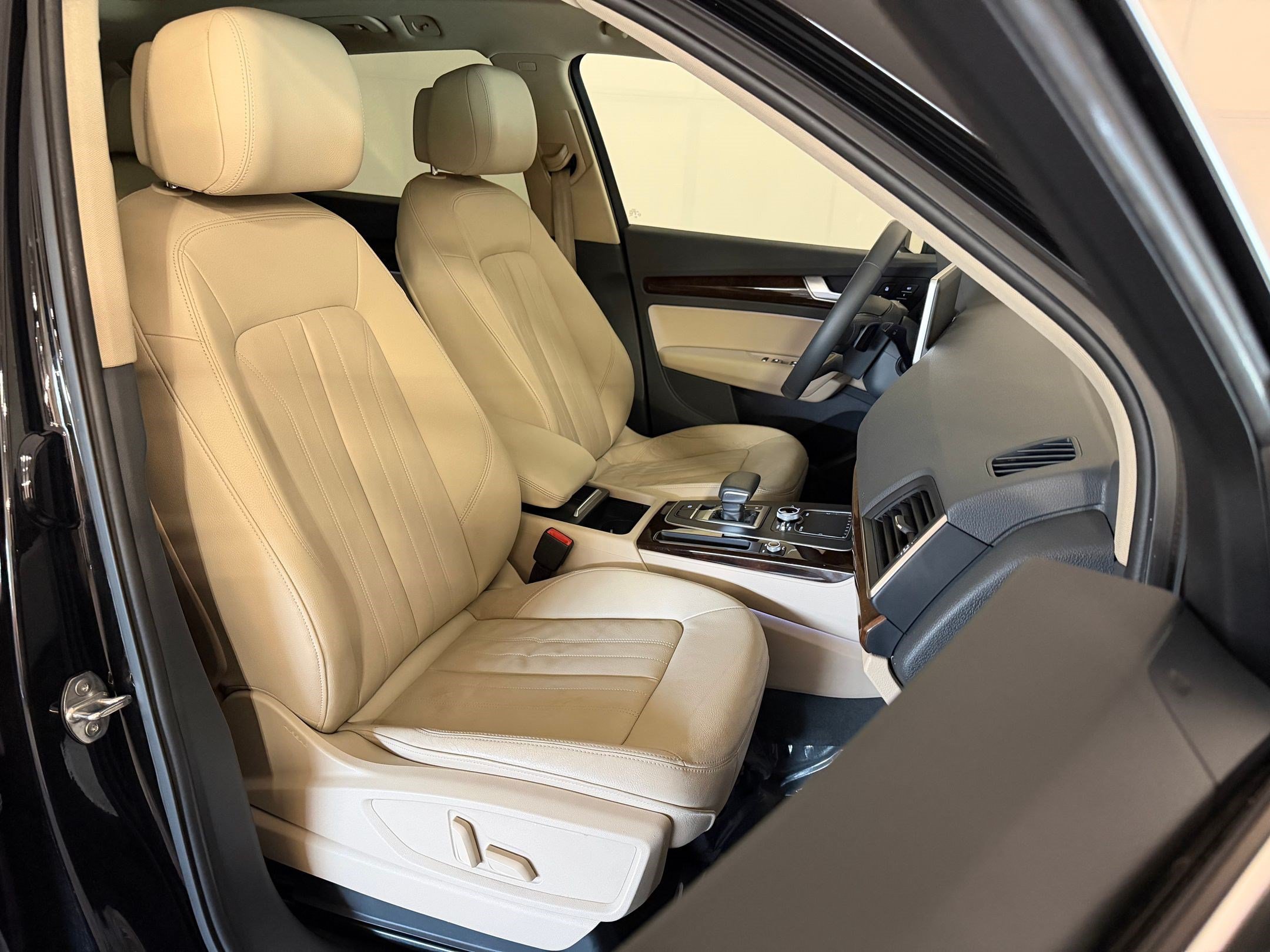 Used 2018 Audi Q5 Premium w/ Premium Plus Package AWD/4WD image 26
