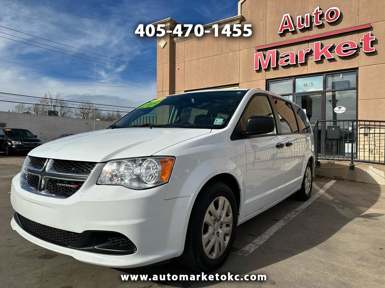 Used 2019 Dodge Grand Caravan SE w/ UConnect Hands-Free Group