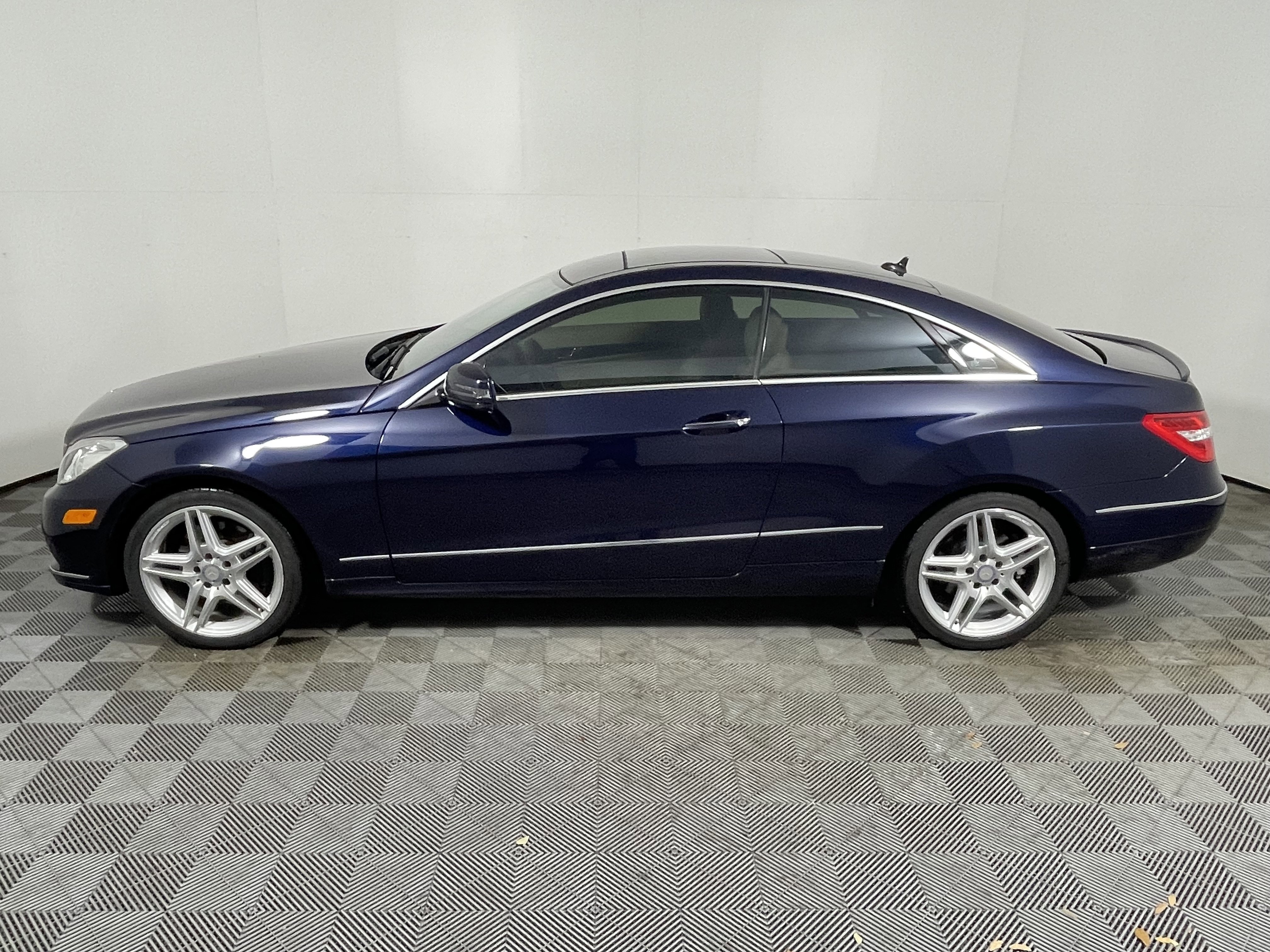 Used 2013 Mercedes-Benz E 350 Coupe image 2