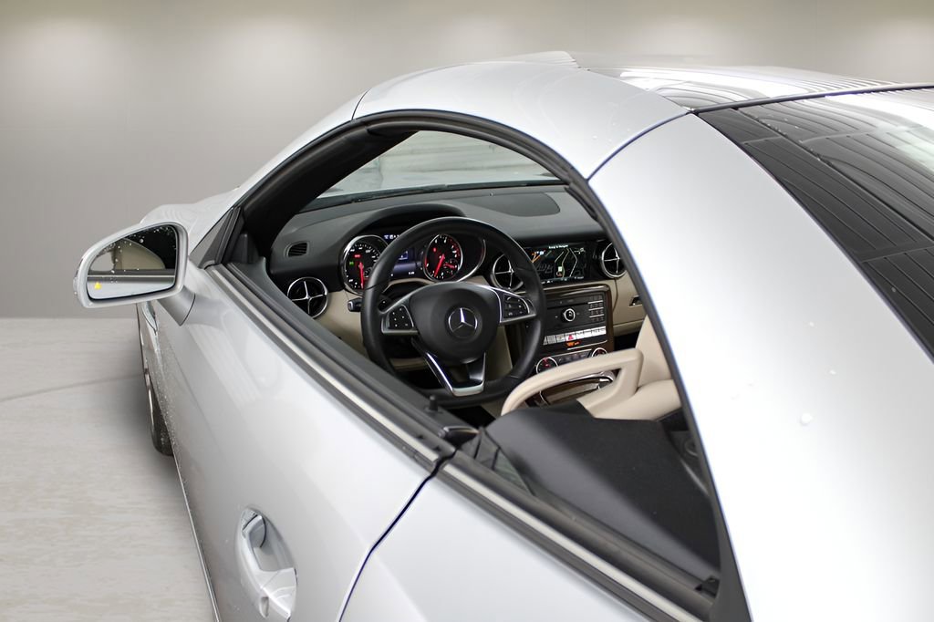 Used 2019 Mercedes-Benz SLC 300 image 43