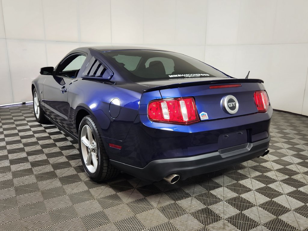 Used 2010 Ford Mustang GT RWD image 5