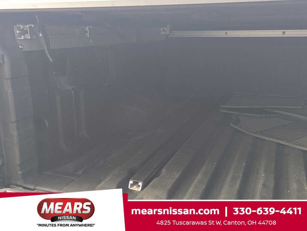 Used 2019 Nissan Titan SL w/ Midnight Edition image 38