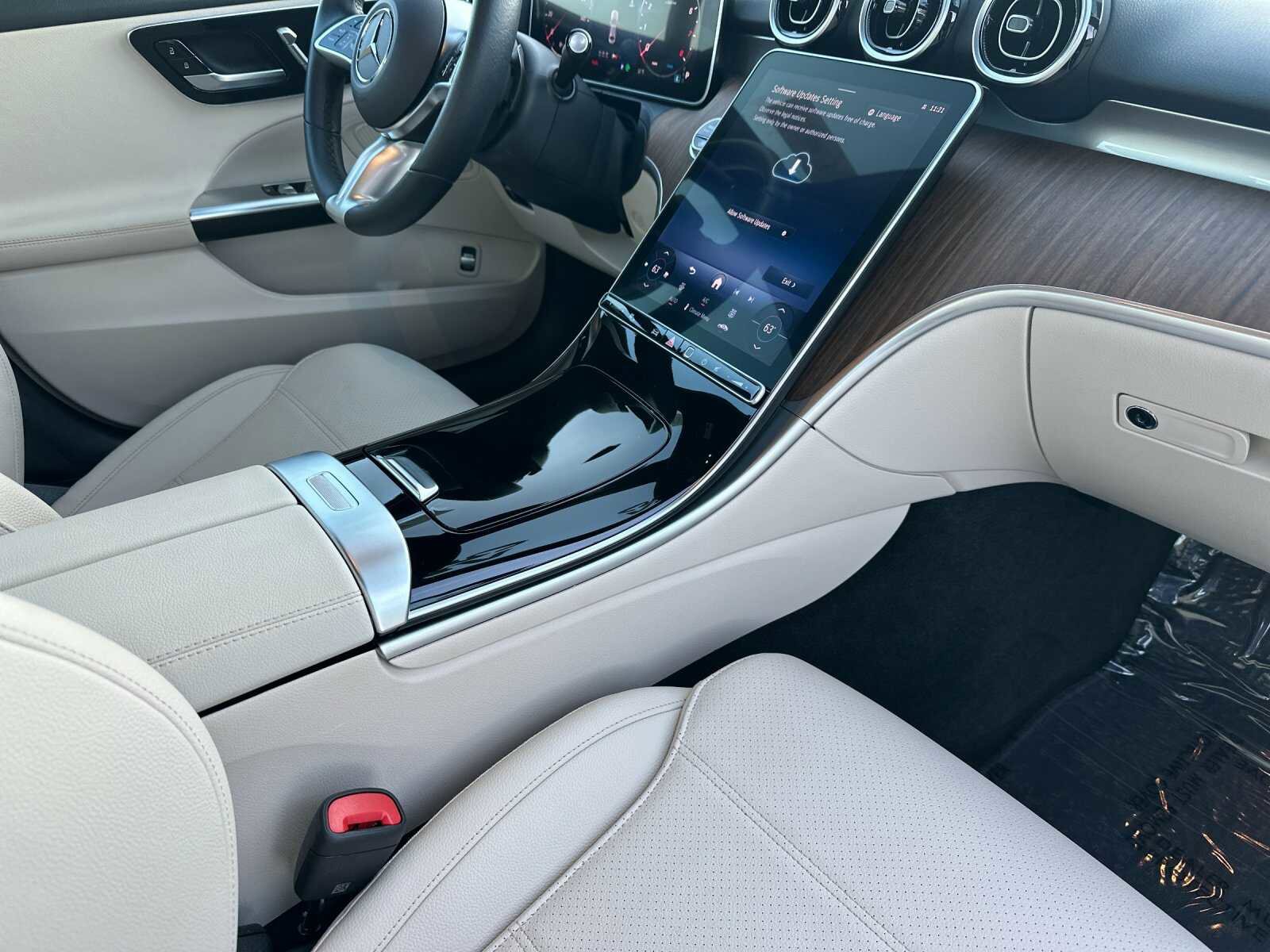 Certified 2025 Mercedes-Benz C 300 C 300 4D Sedan image 19