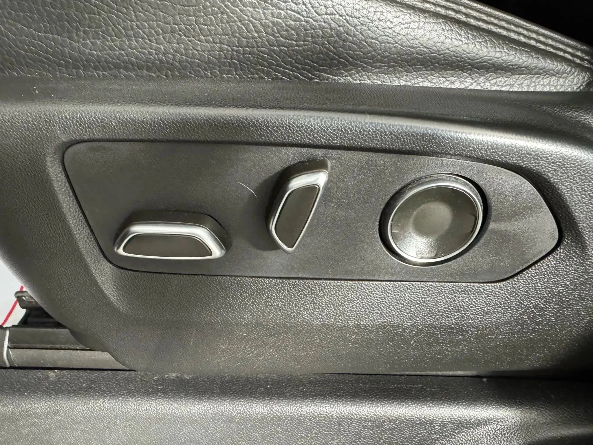 Used 2021 GMC Yukon XL Denali w/ Advanced Technology Package image 37