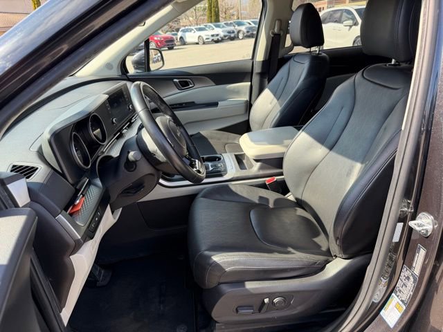 Used 2022 Kia Carnival LX image 15