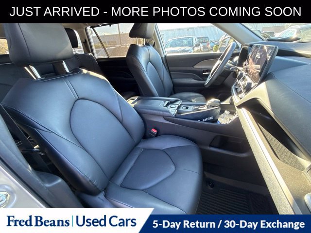 Used 2024 Toyota Grand Highlander AWD image 13