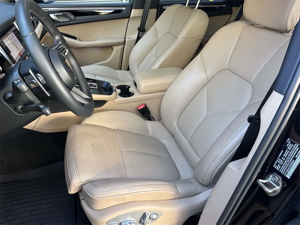 Used 2025 Porsche Macan image 5