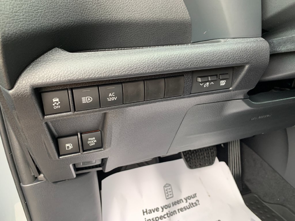 New 2026 Toyota Sienna XLE Woodland Edition AWD/4WD image 31