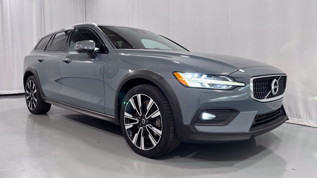 Used 2022 Volvo V60 T5 Cross Country w/ Climate Package AWD/4WD image 4
