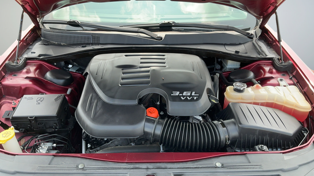 Used 2020 Chrysler 300 Touring w/ Sport Appearance Package RWD image 23