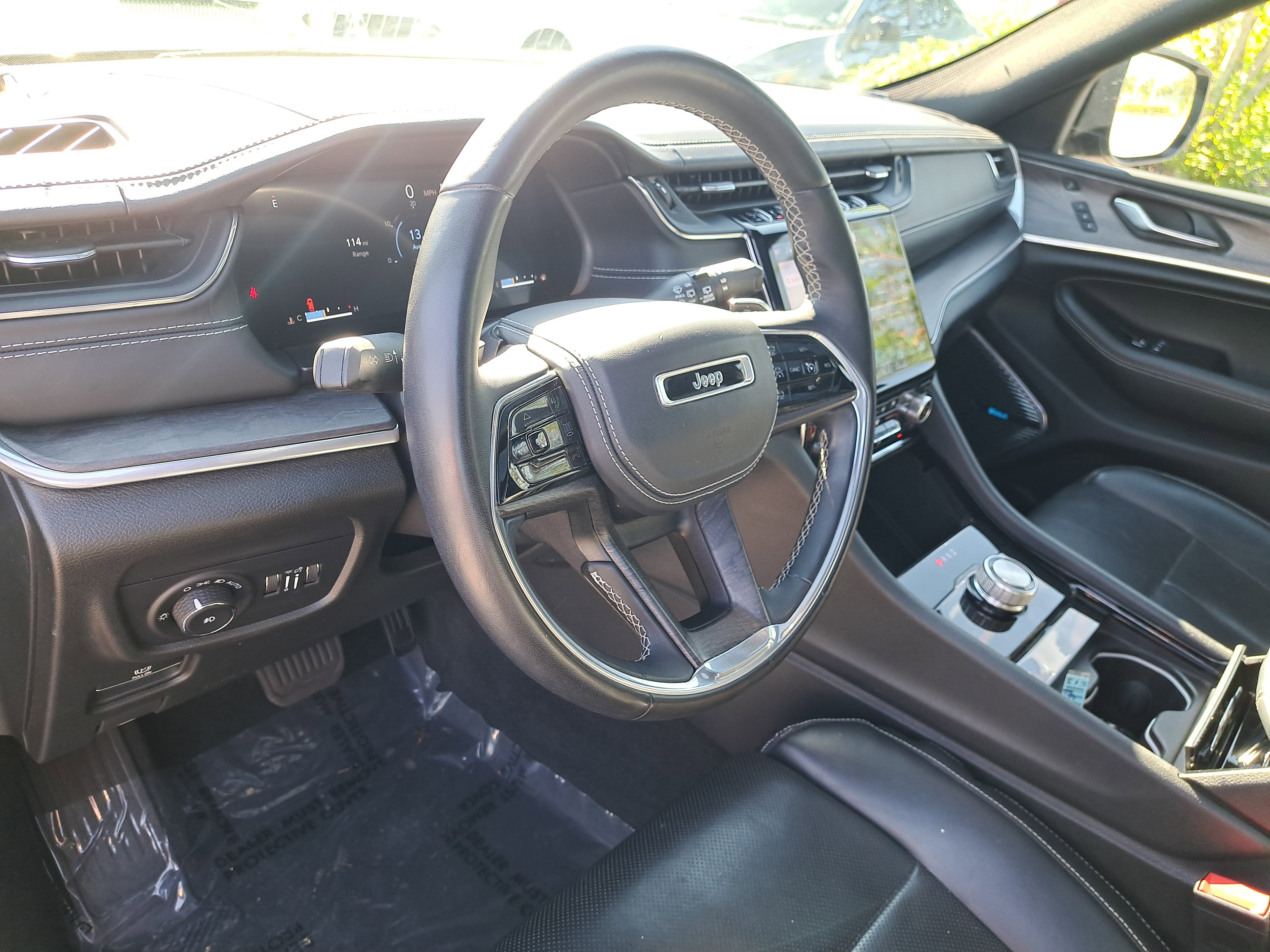 Used 2021 Jeep Grand Cherokee L Overland w/ Luxury Tech Group IV image 14