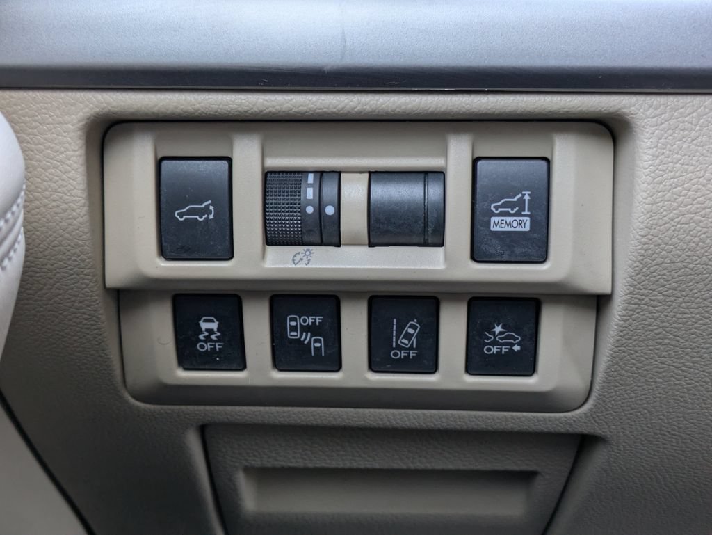 Used 2019 Subaru Outback 2.5i Limited AWD/4WD image 32