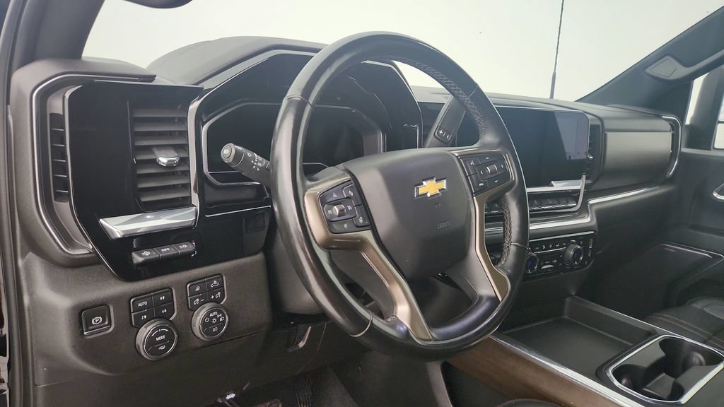 Used 2024 Chevrolet Silverado 2500 High Country w/ Technology Package AWD/4WD image 42