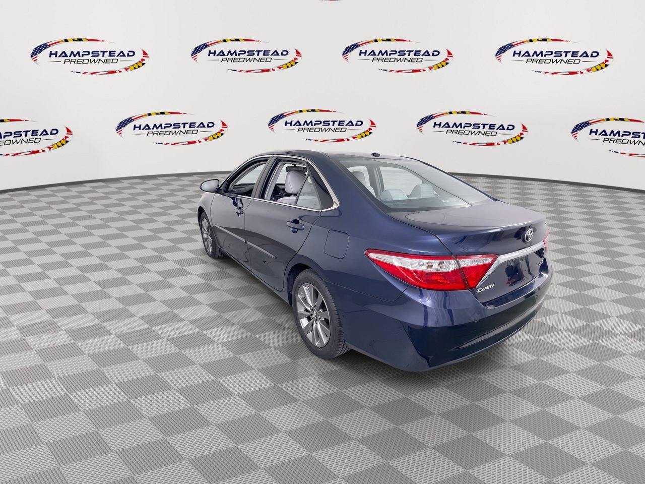 Used 2017 Toyota Camry XLE w/ Moonroof Package FWD image 6