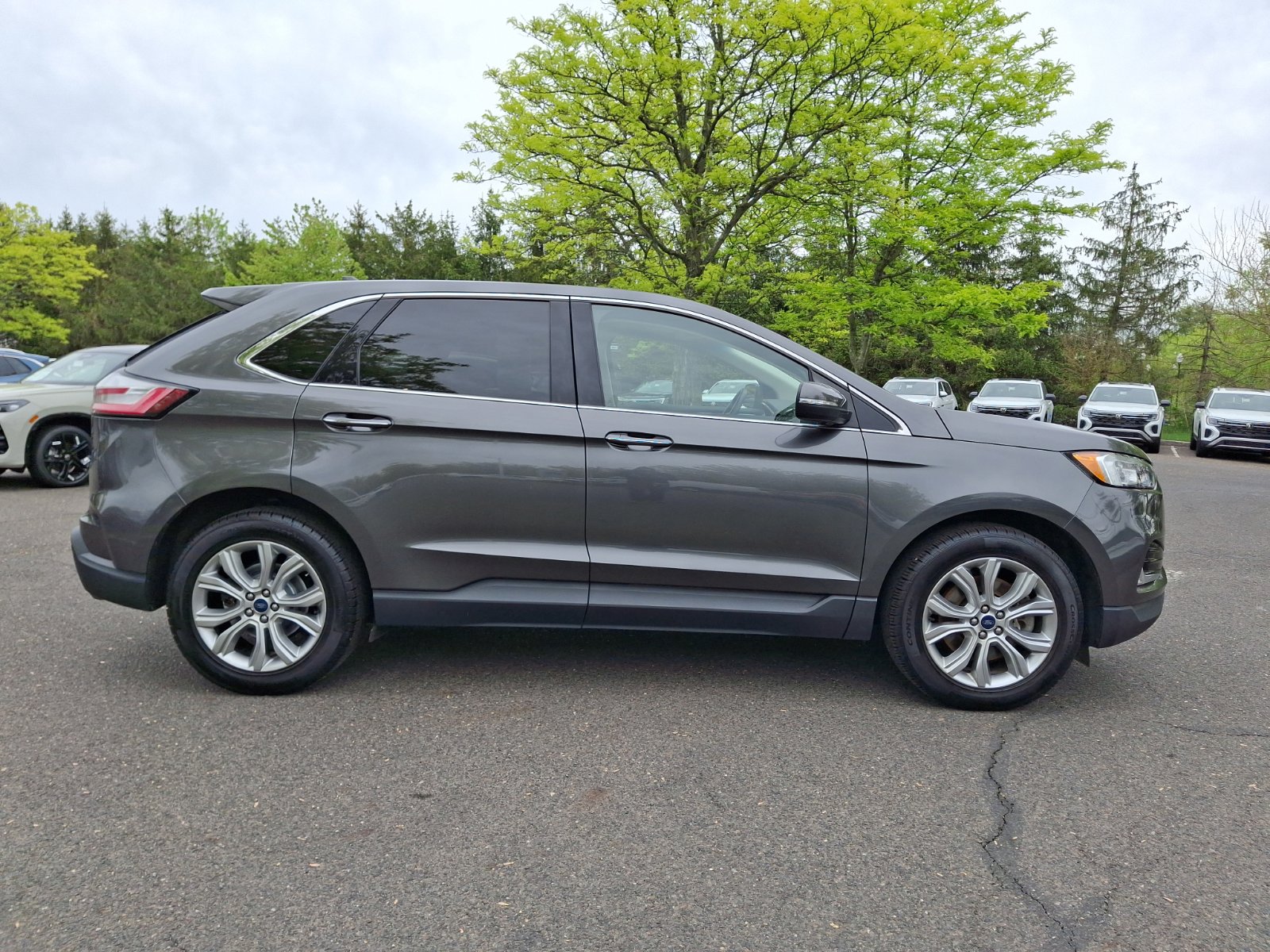 Used 2019 Ford Edge Titanium w/ Cold Weather Package AWD/4WD image 7
