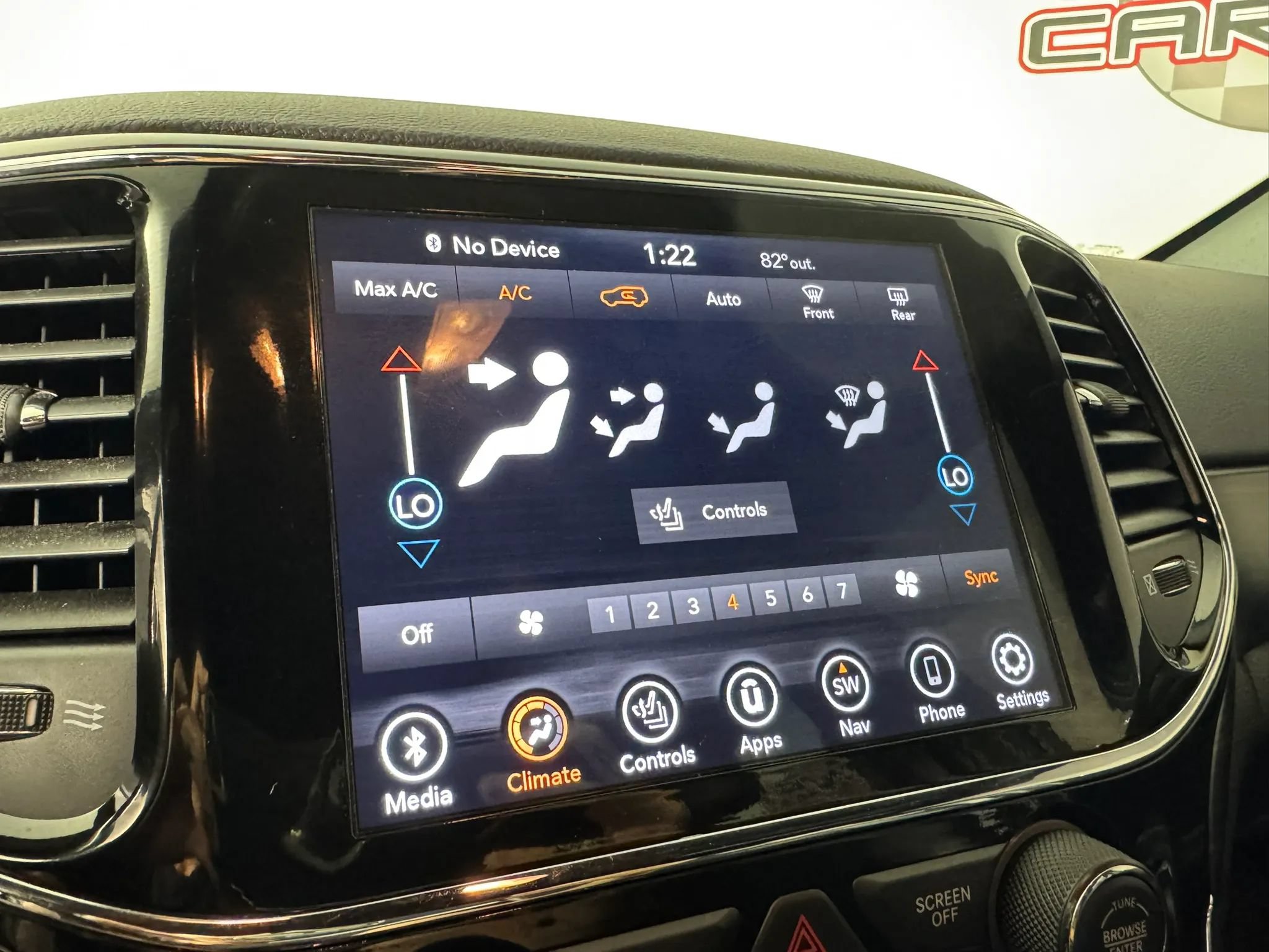 Used 2021 Jeep Grand Cherokee Laredo X AWD/4WD image 21
