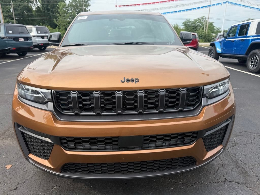 New 2026 Jeep Grand Cherokee Limited w/ Limited Altitude Package AWD/4WD image 9
