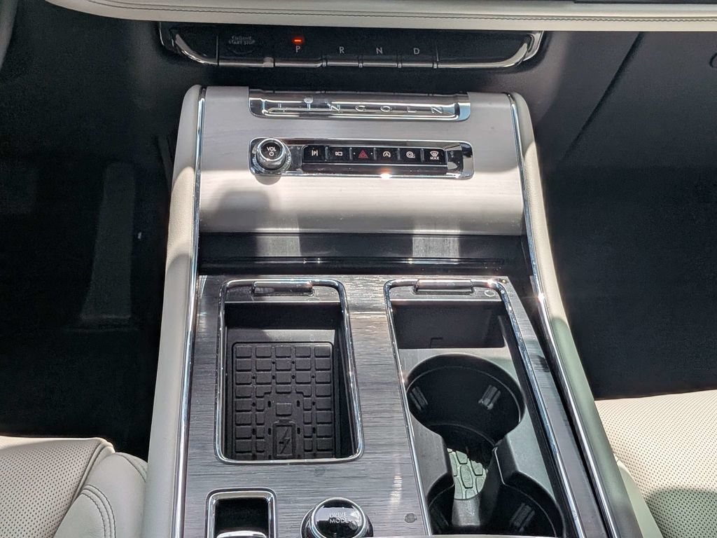 Certified 2025 Lincoln Aviator Reserve w/ Luxury Package AWD/4WD image 21