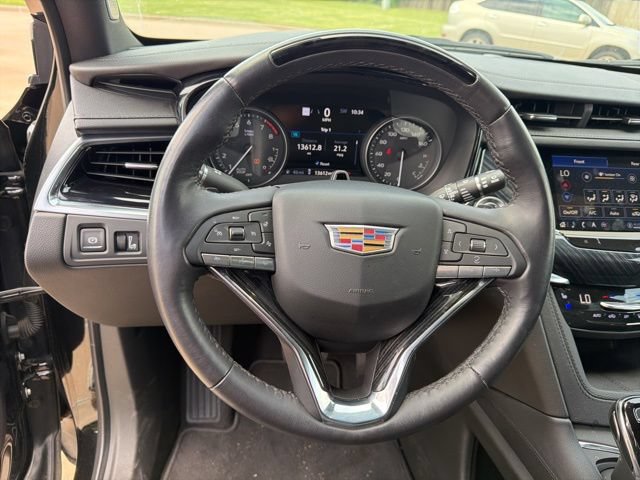 Used 2024 Cadillac XT6 Premium Luxury w/ Technology Package FWD image 9