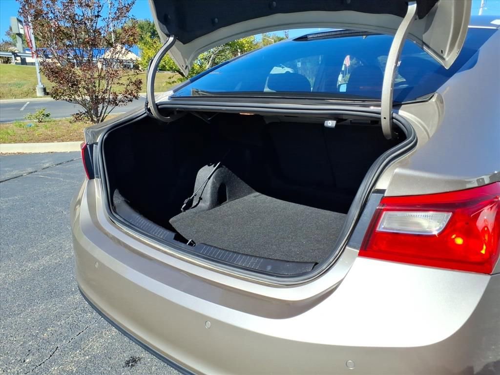 Used 2024 Chevrolet Malibu LT image 26