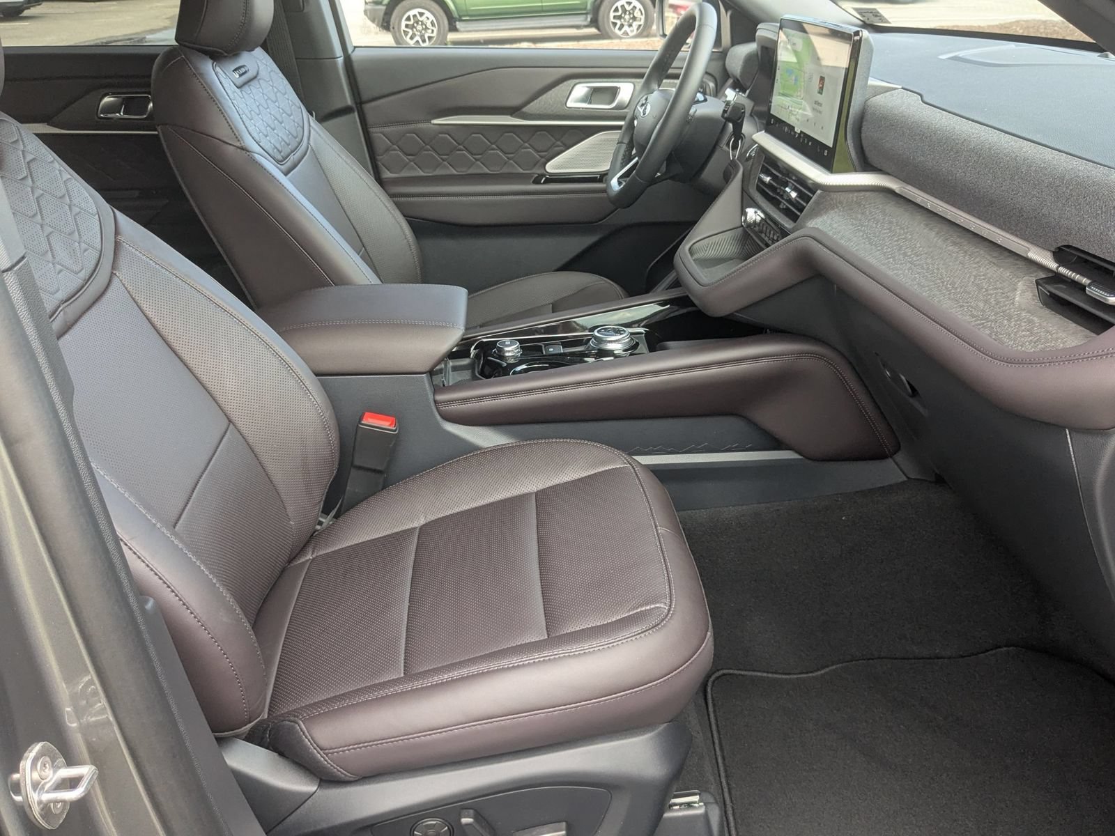 New 2026 Ford Explorer Platinum w/ LUX Leather Package AWD/4WD image 40