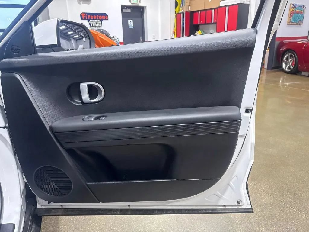 Used 2024 Hyundai Ioniq 5 SE AWD/4WD image 18