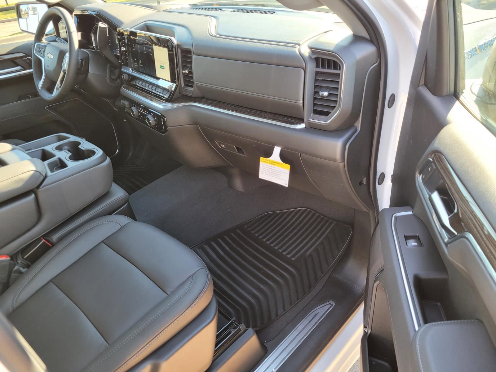 New 2026 Chevrolet Silverado 1500 LT w/ Leather Package RWD image 6