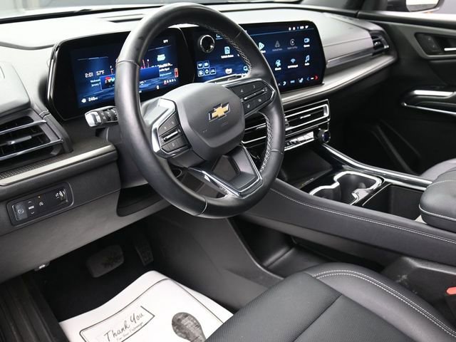 Used 2025 Chevrolet Traverse LT image 14