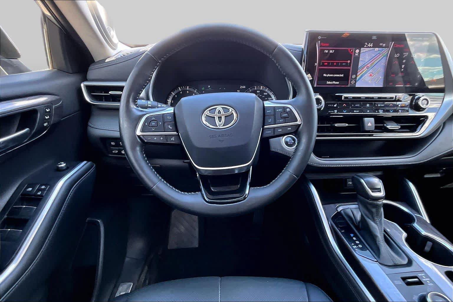 Used 2021 Toyota Highlander Limited AWD/4WD image 6