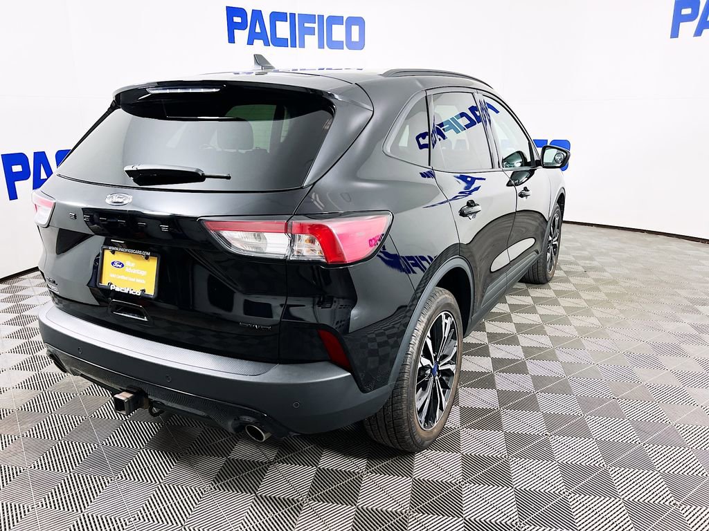Used 2022 Ford Escape SEL w/ SEL Stealth AWD Package image 8
