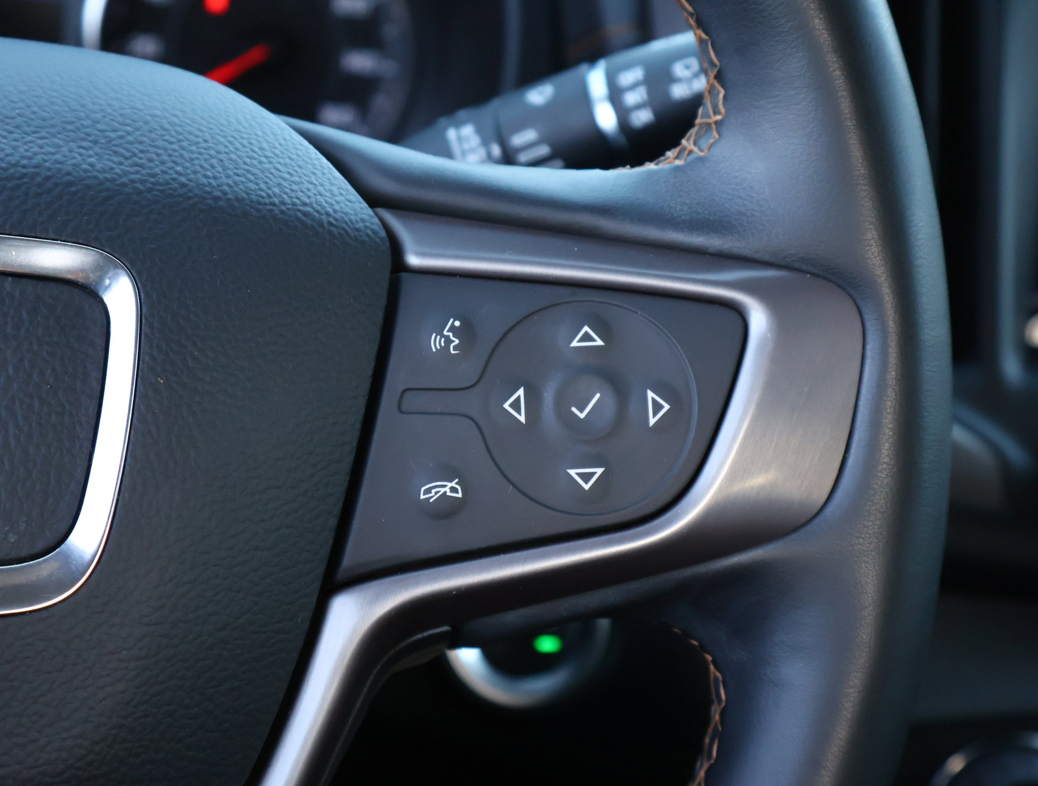 Used 2024 GMC Terrain AT4 w/ Tech Package image 18