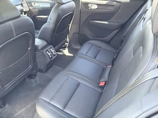 Certified 2025 Volvo XC40 B5 Plus w/ Climate Package AWD/4WD image 17