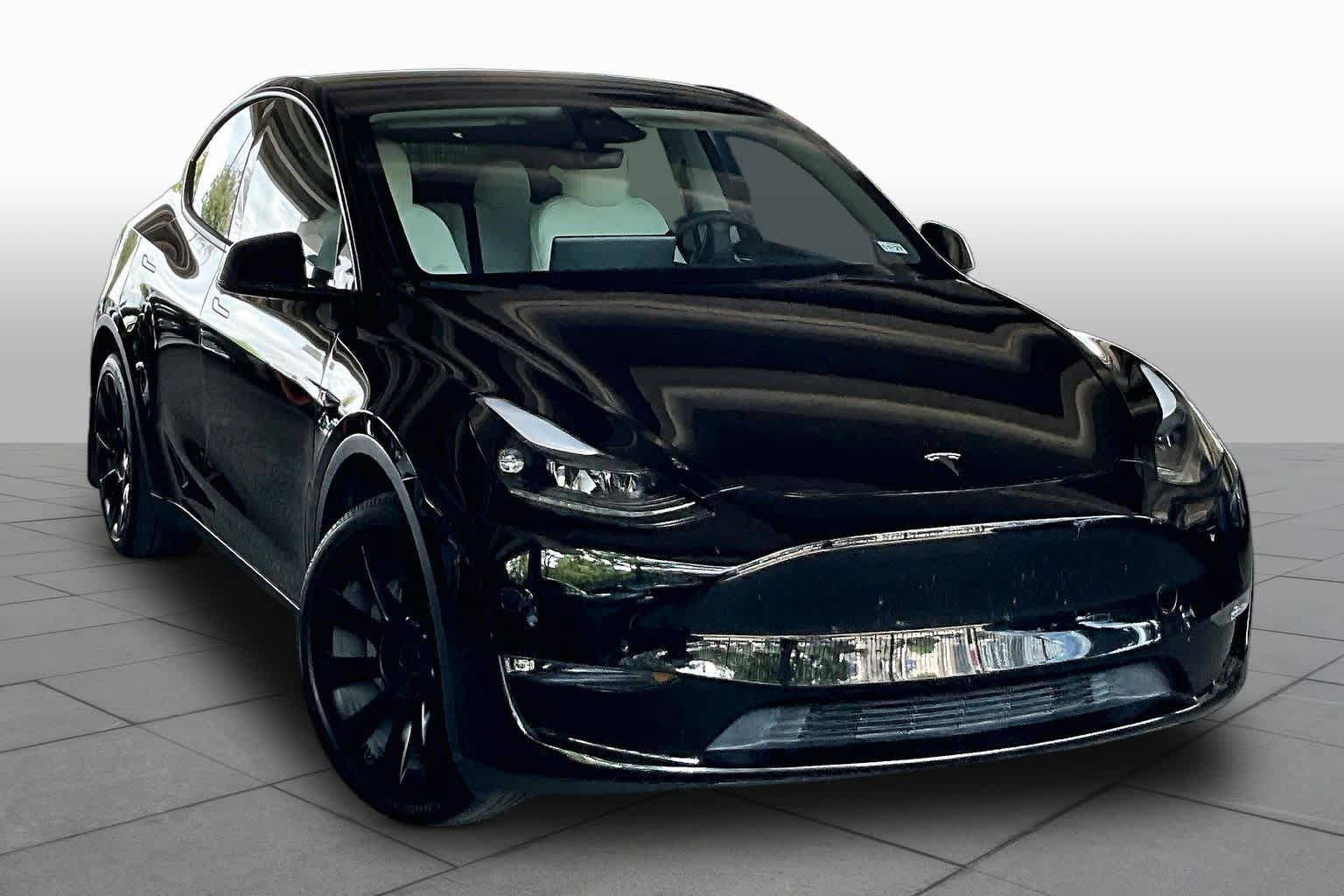 Used 2023 Tesla Model Y AWD image 2