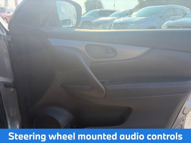 Used 2020 Nissan Rogue Sport S FWD image 15