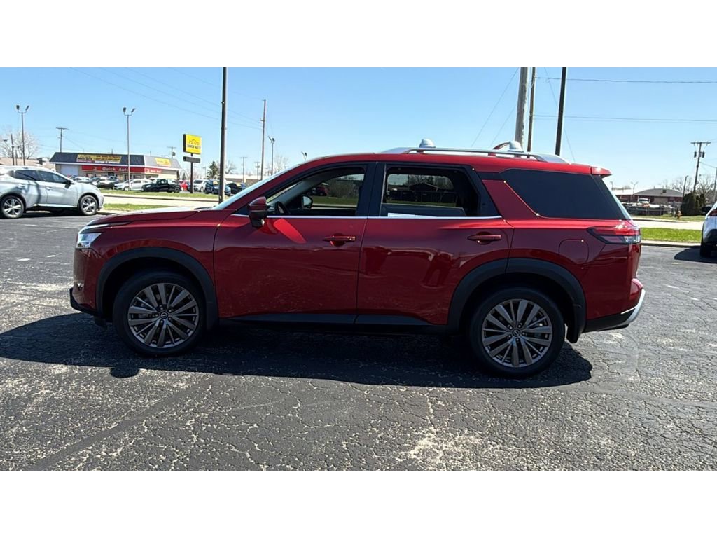 Used 2023 Nissan Pathfinder SL w/ SL Premium Package AWD/4WD image 4