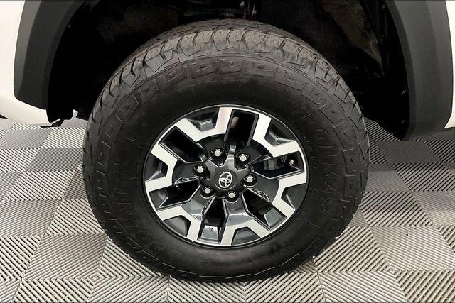 Used 2023 Toyota Tacoma TRD Off-Road w/ Technology Package AWD/4WD image 10