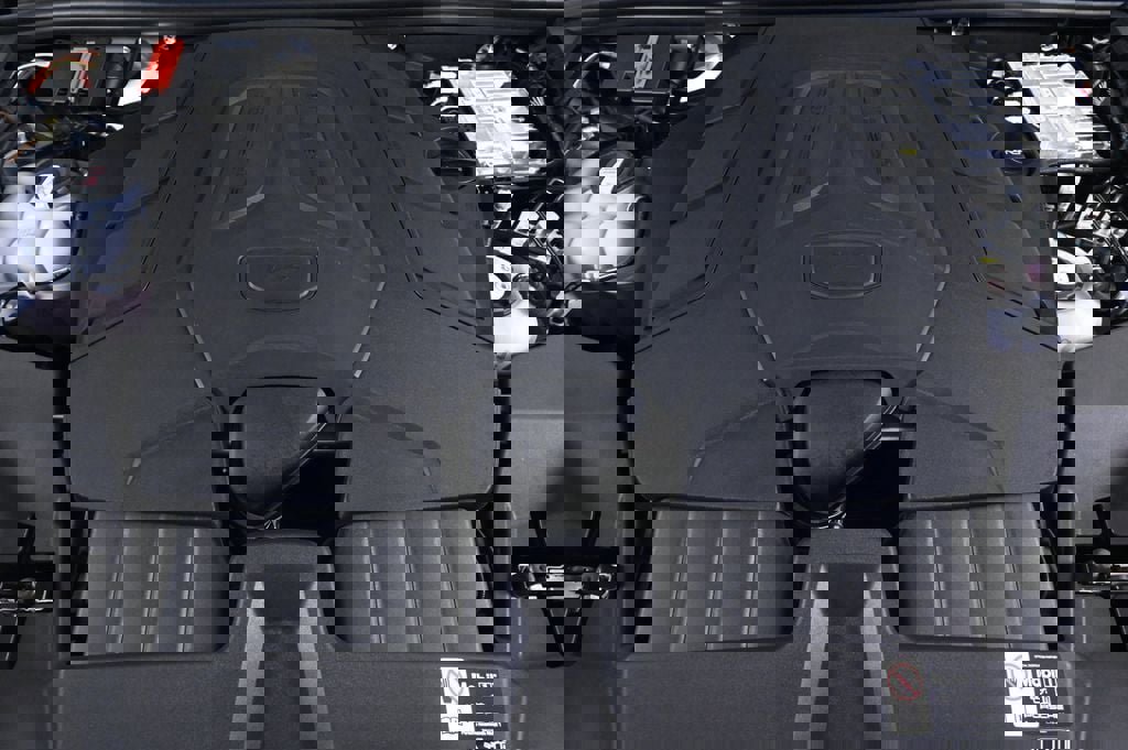 Certified 2025 Porsche Cayenne S image 26