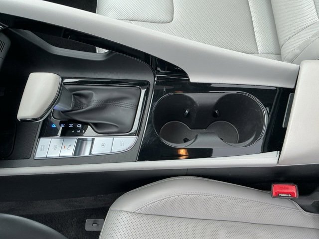 Certified 2024 Hyundai Elantra Limited image 18