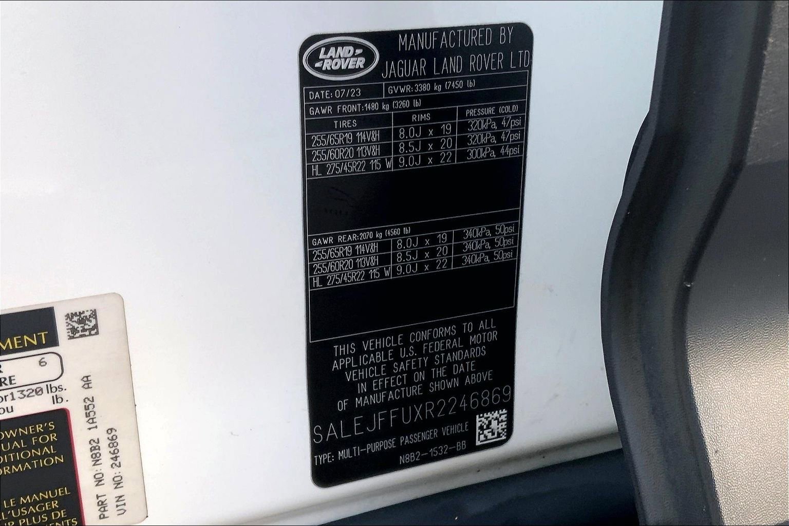 Used 2024 Land Rover Defender 130 S image 33