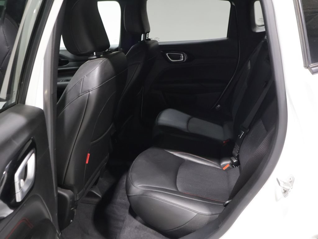 Used 2023 Jeep Compass Trailhawk w/ Trailhawk Convenience Group AWD/4WD image 19