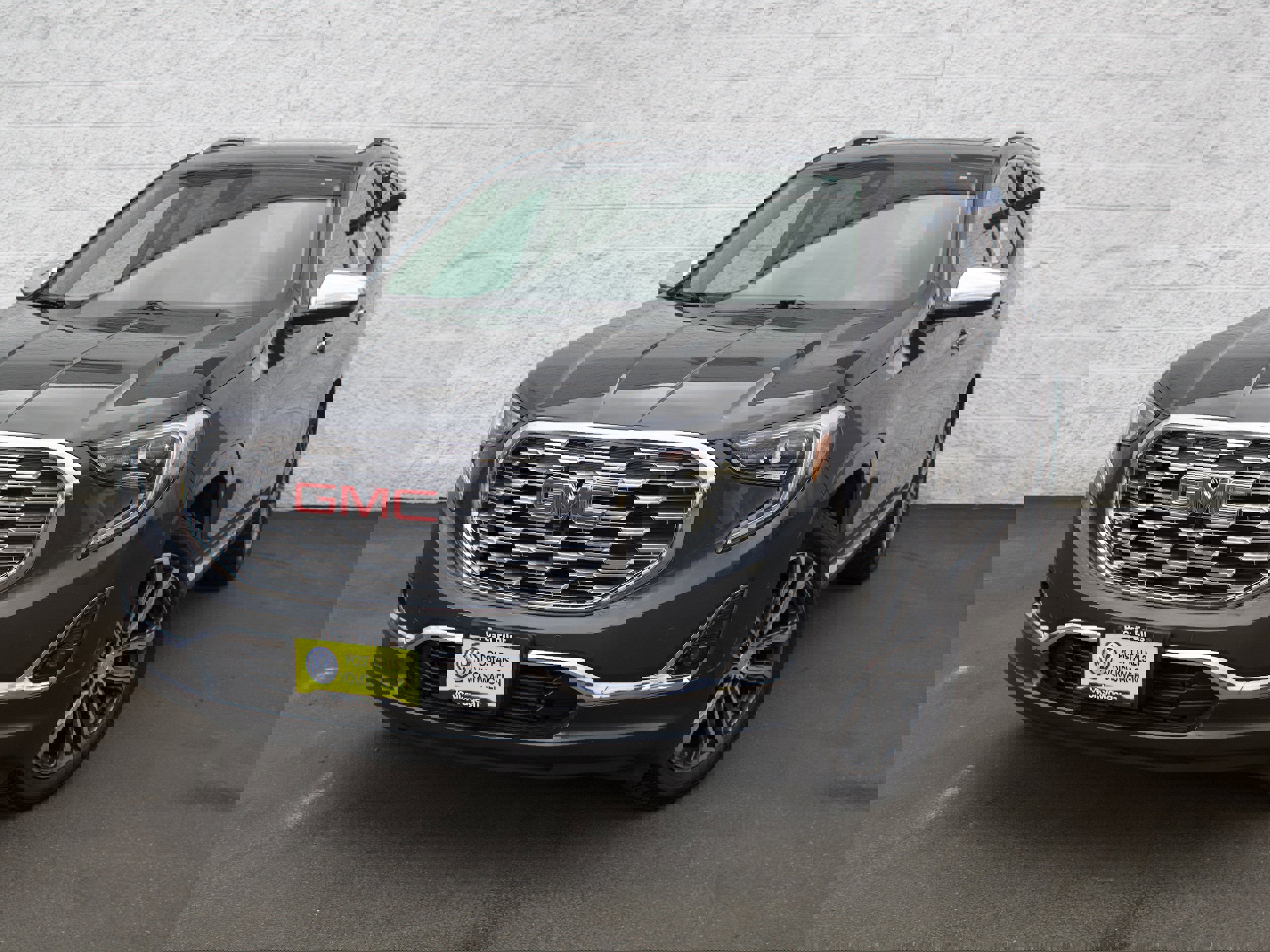 Used 2018 GMC Terrain Denali w/ Advanced Safety Package image 3