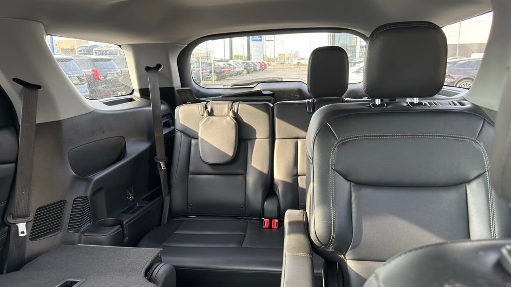 Used 2022 Ford Explorer XLT w/ Equipment Group 202A AWD/4WD image 15