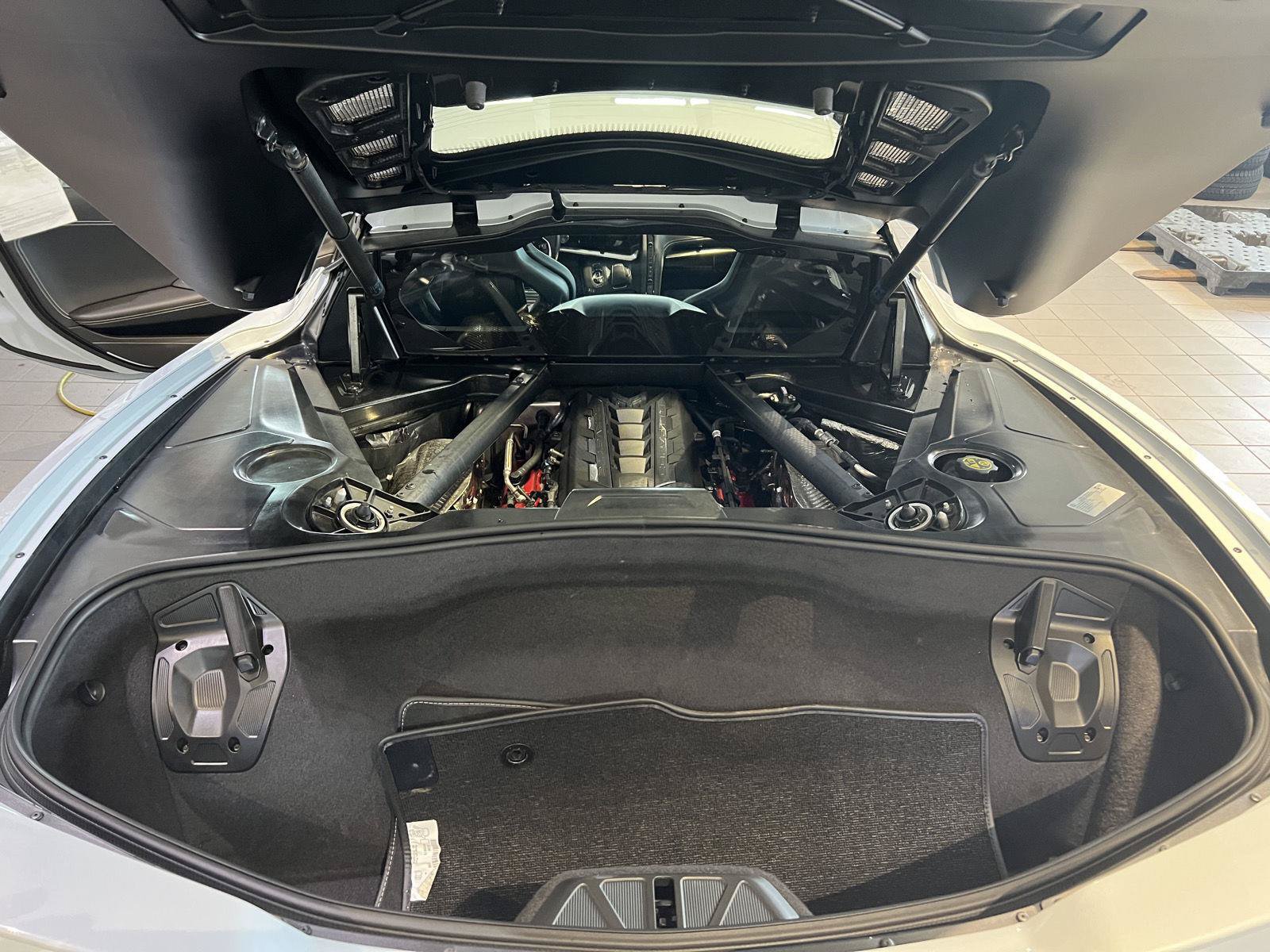 Used 2022 Chevrolet Corvette Stingray Coupe w/ Z51 Performance Package RWD image 9