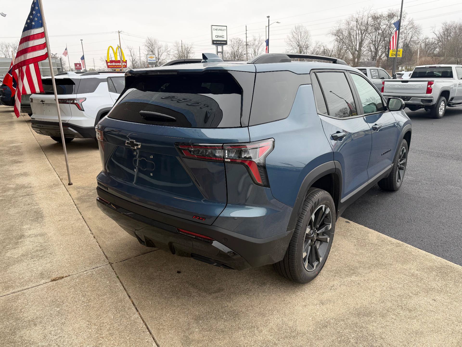 New 2026 Chevrolet Equinox RS w/ Convenience Package III FWD image 4