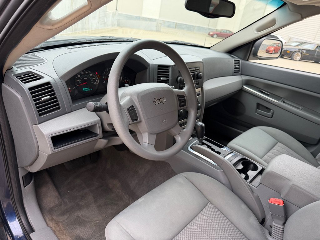 Used 2005 Jeep Grand Cherokee Laredo AWD/4WD image 11
