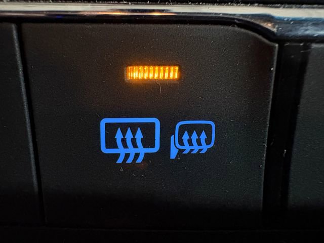 Used 2016 Toyota Camry XSE image 11